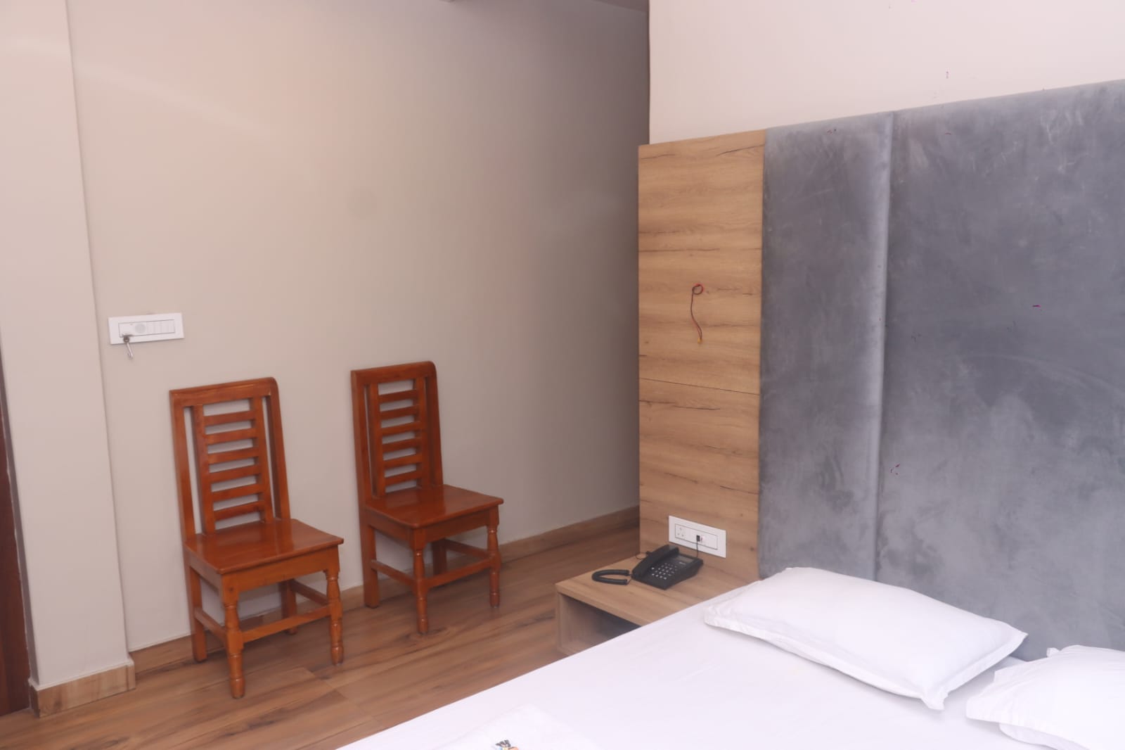 Semi Deluxe Room